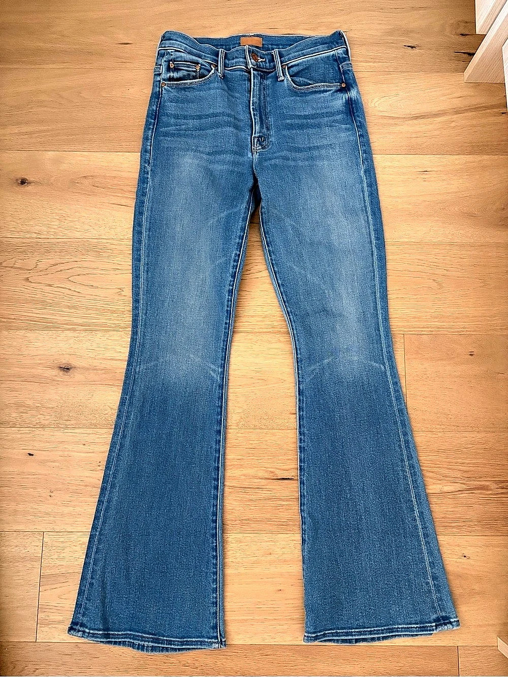 Mother Denim The Weekender Flare Jeans in Layover